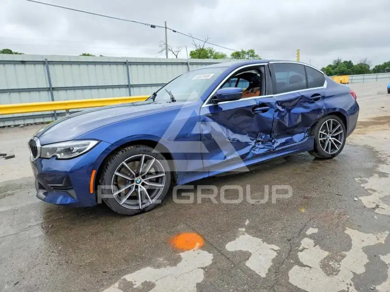 2019 BMW 330 photo