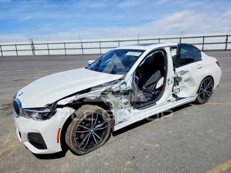 2019 BMW 330 photo