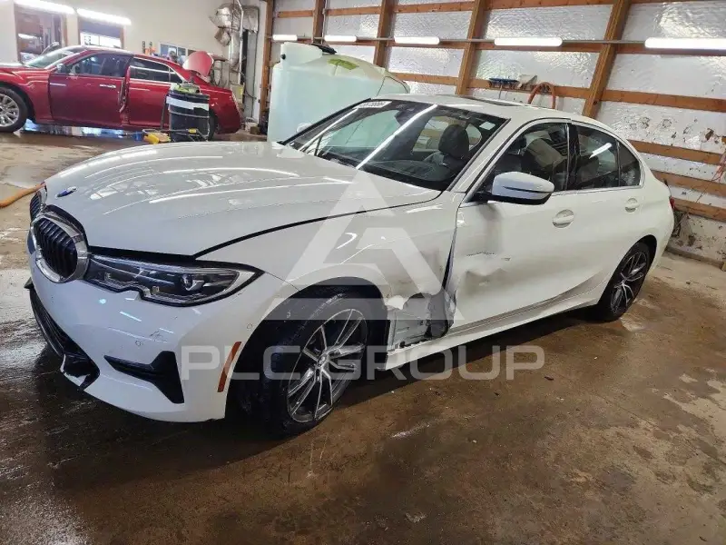 2019 BMW 330 фото