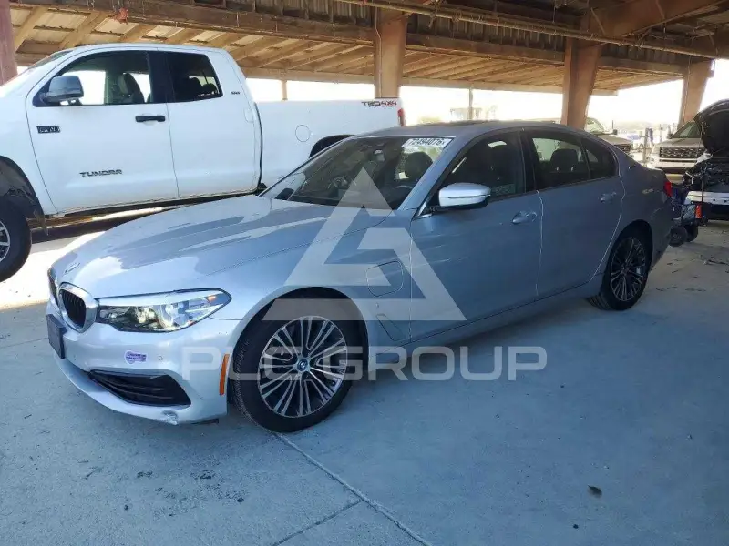 2019 BMW 530 photo