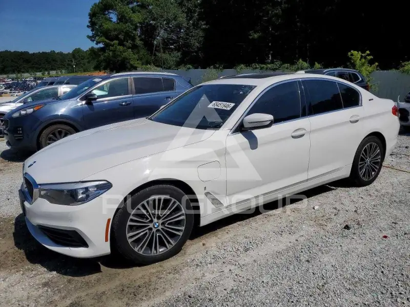 2019 BMW 530 photo