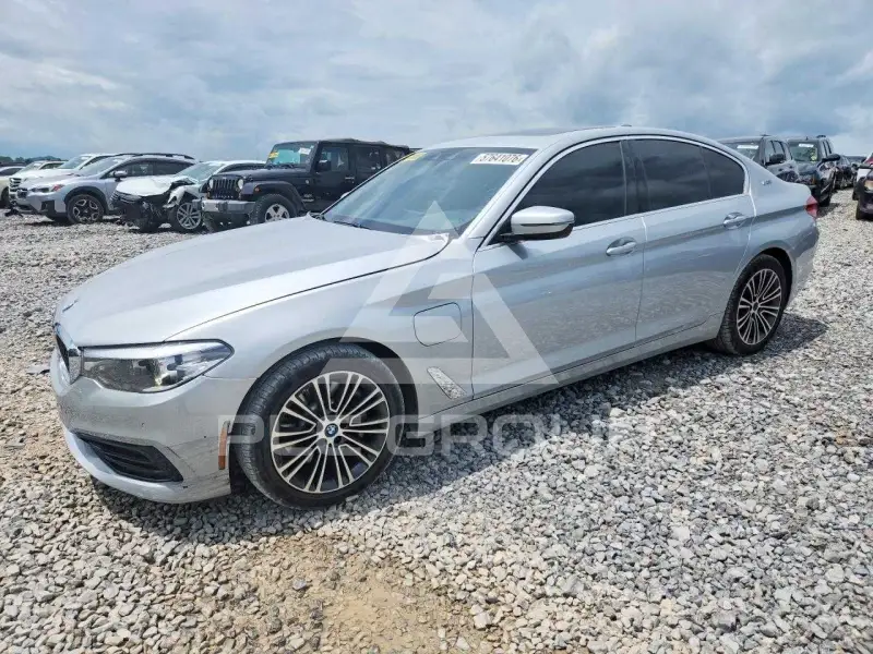 2019 BMW 530 photo