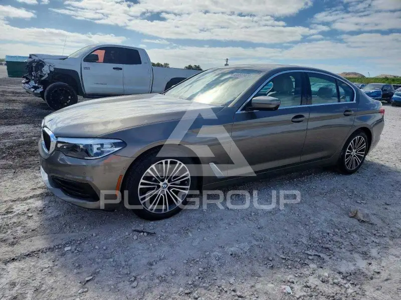 2019 BMW 540 photo