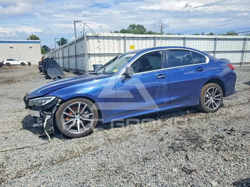 2019 BMW 330 photo