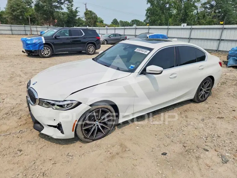 2019 BMW 330 photo