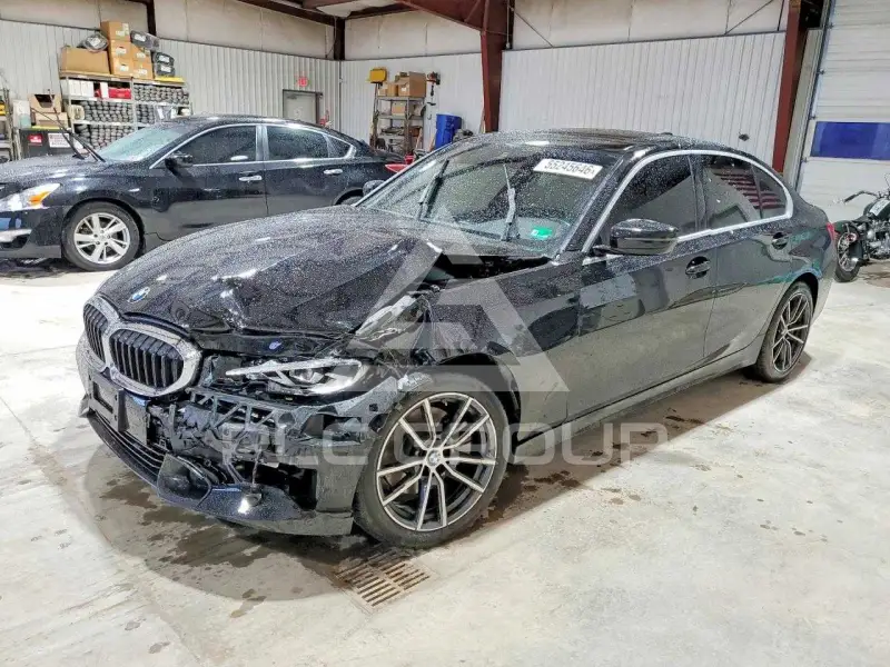 2019 BMW 330 photo