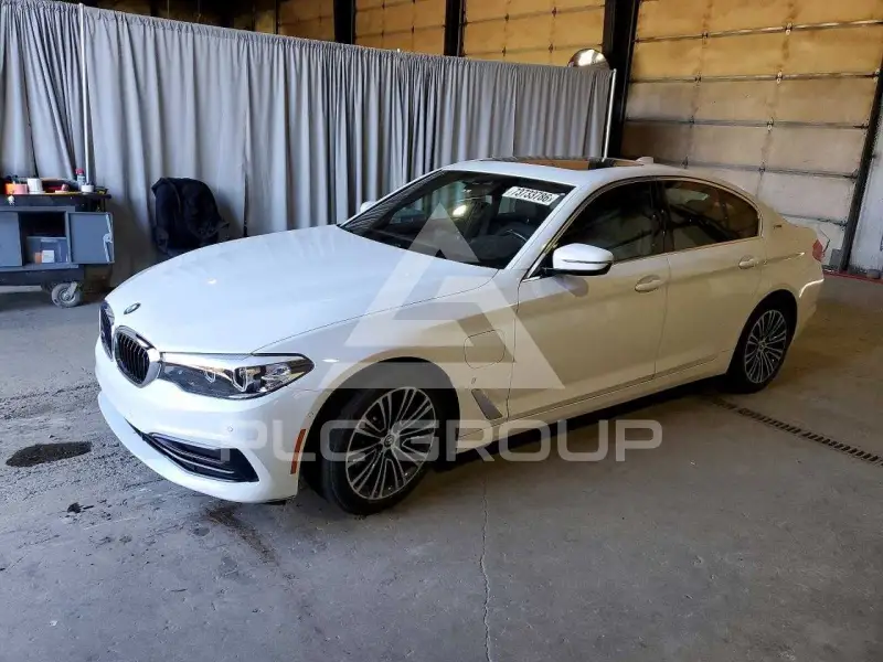 2019 BMW 530 photo