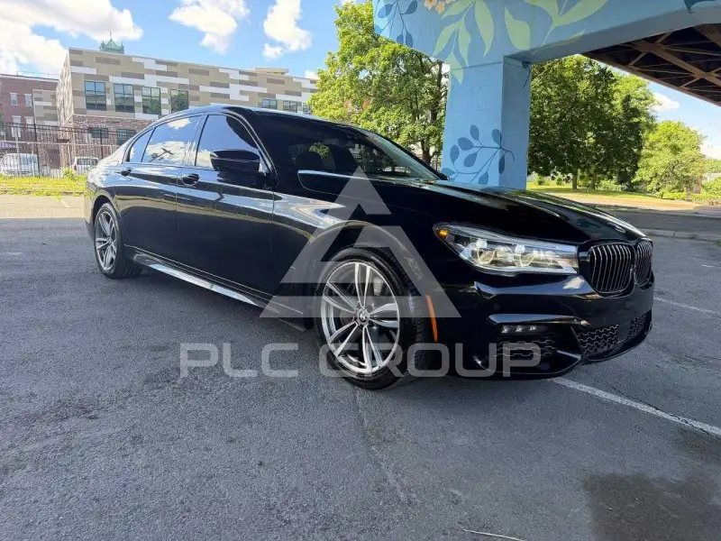 2019 BMW 750 фото