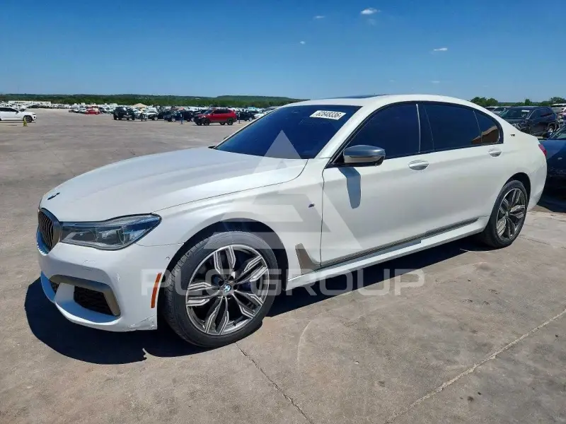 2019 BMW M7 photo
