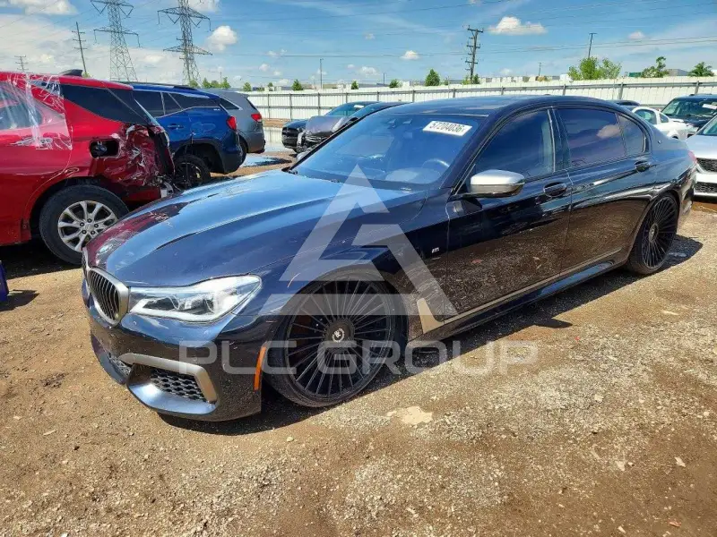2019 BMW M7 photo