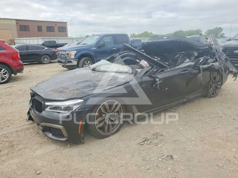 2019 BMW M7 фото