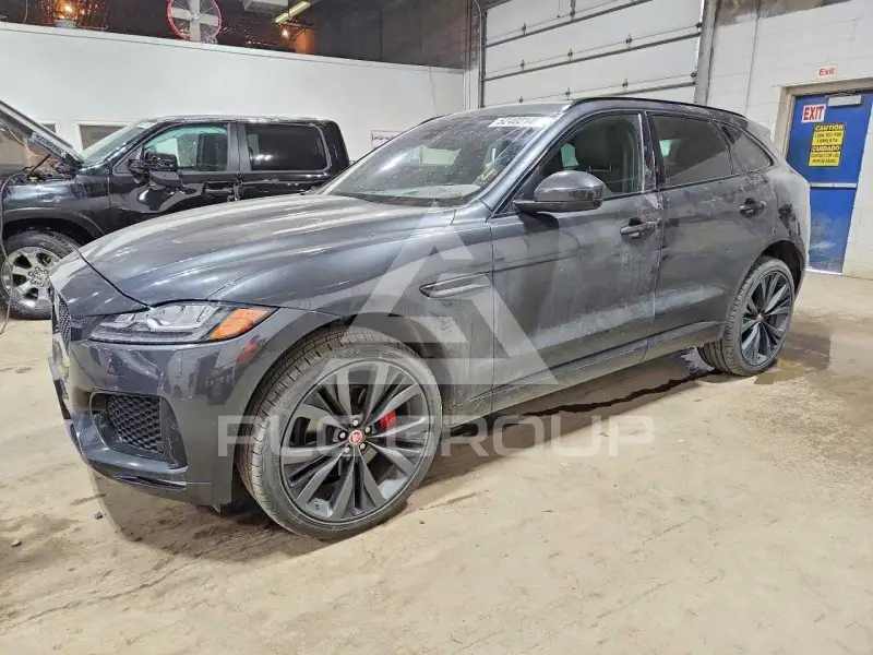 2019 Jaguar F-PACE photo