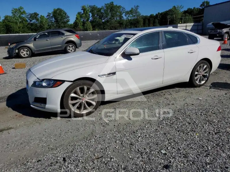 2019 Jaguar XF photo
