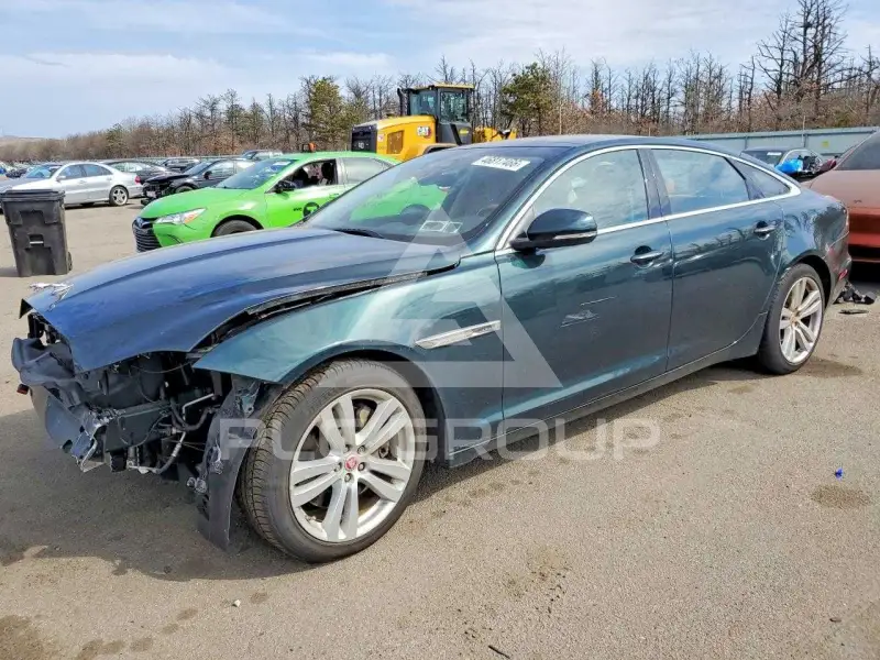 2019 Jaguar XJ photo