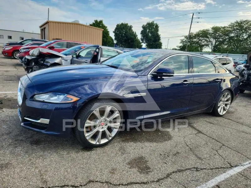 2019 Jaguar XJ photo