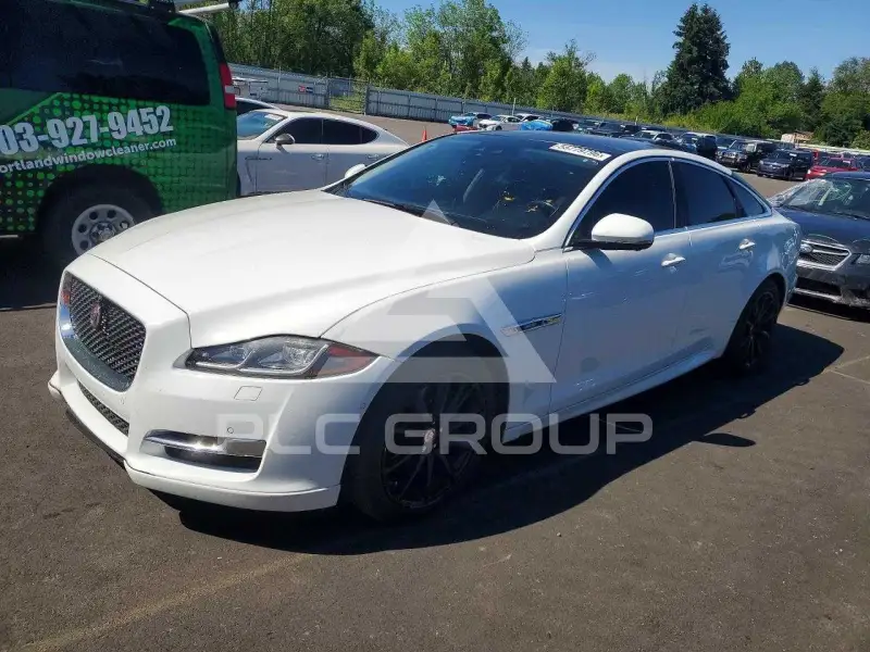 2019 Jaguar XJ photo