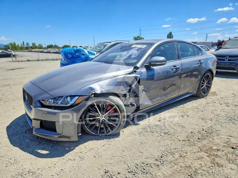 2019 Jaguar XE фото