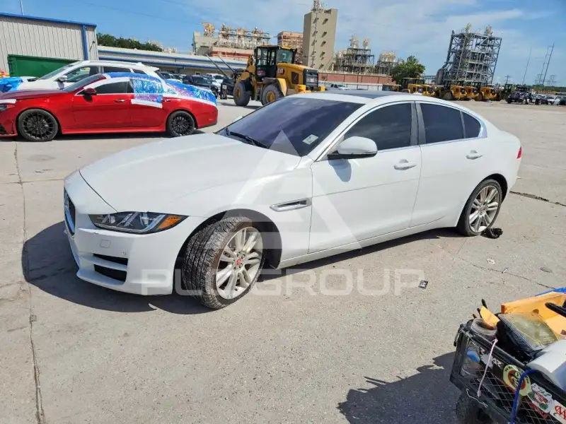 2019 Jaguar XE фото