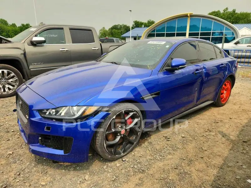 2019 Jaguar XE фото