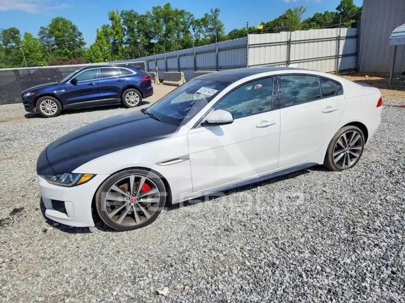 2019 Jaguar XE фото