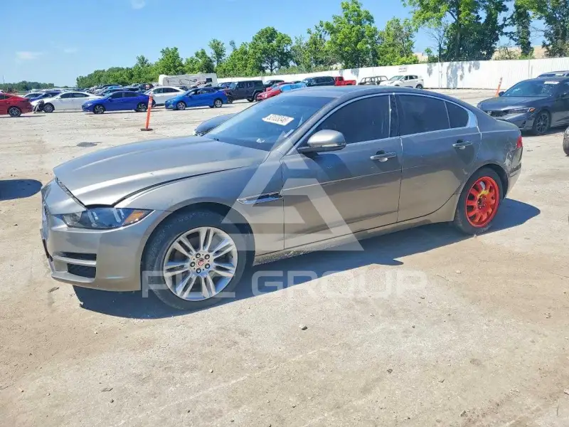 2019 Jaguar XE photo