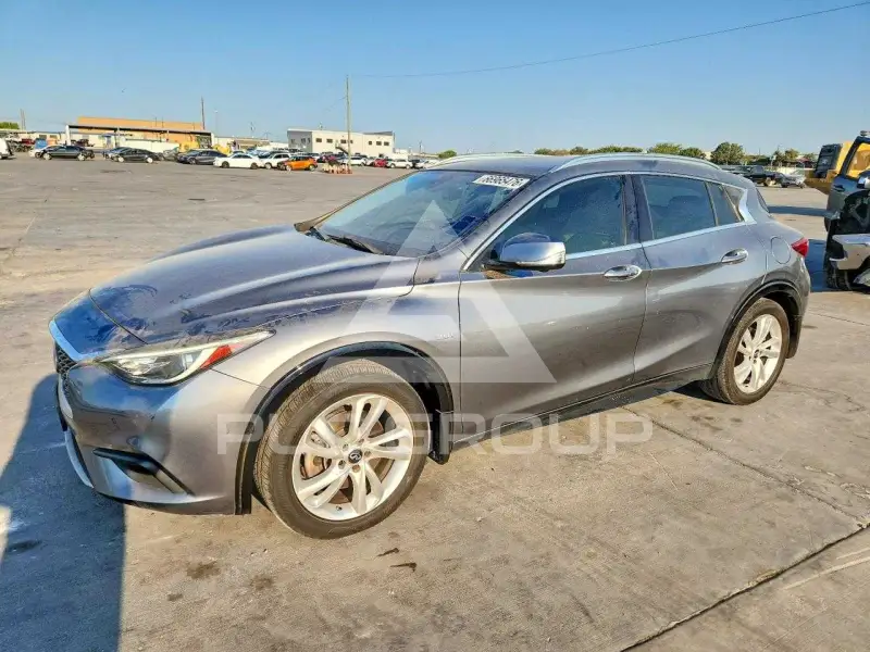 2019 Infinity QX30 photo