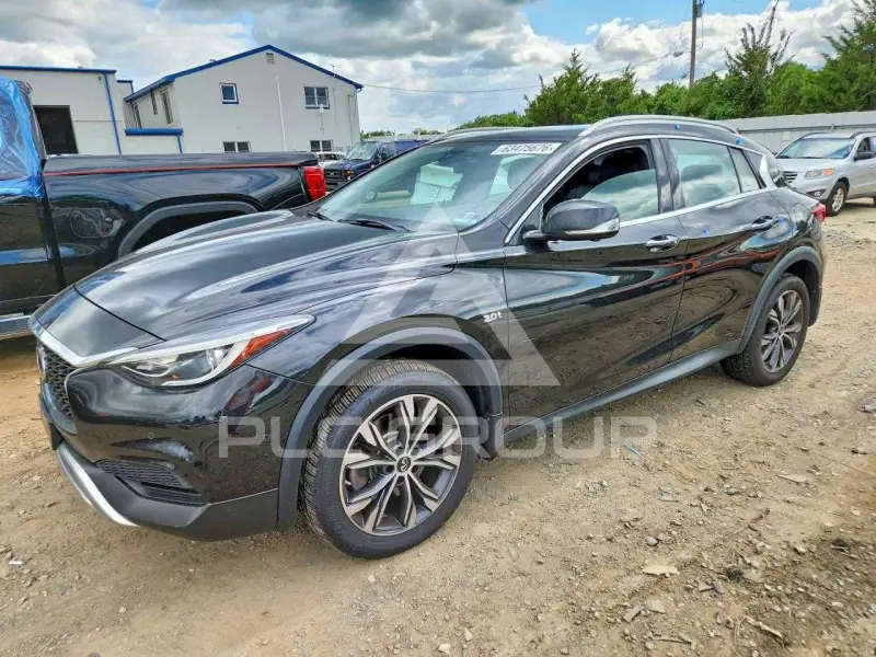 2019 Infinity QX30 photo