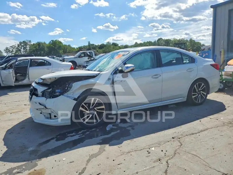 2019 Subaru Legacy photo