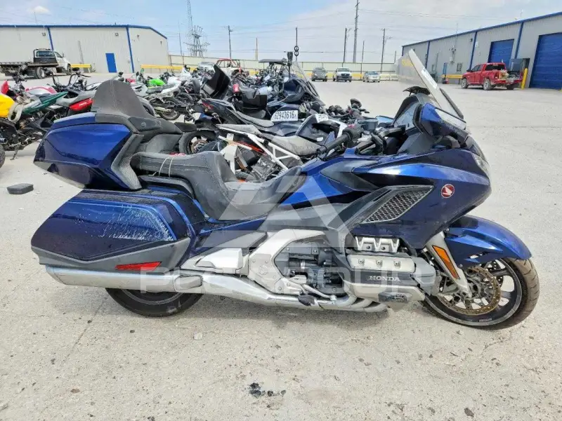 2019 Honda GL фото