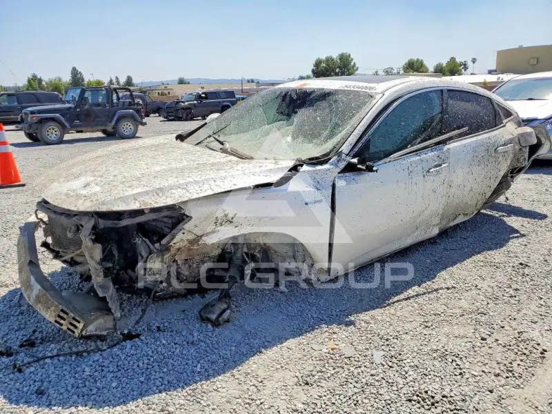 2019 Honda INSIGHT photo
