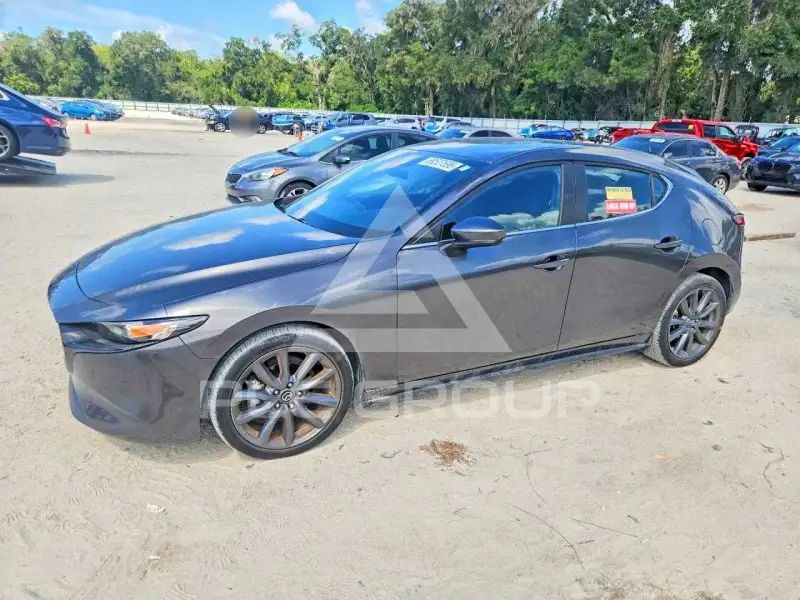 2019 Mazda 3 photo