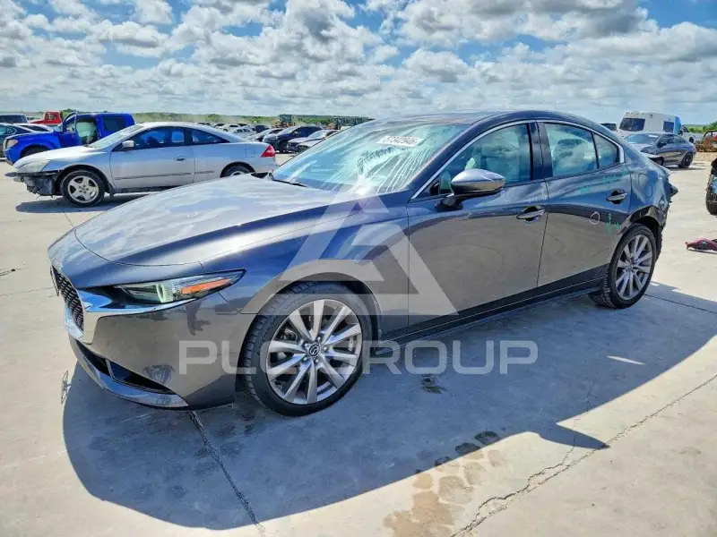 2019 Mazda 3 photo