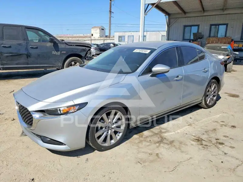 2019 Mazda 3 photo