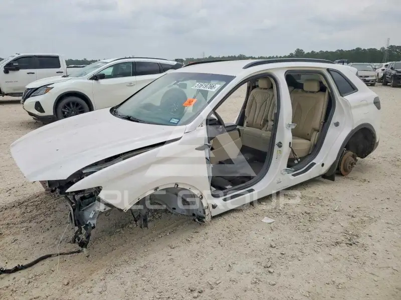 2019 Lincoln NAUTILUS photo