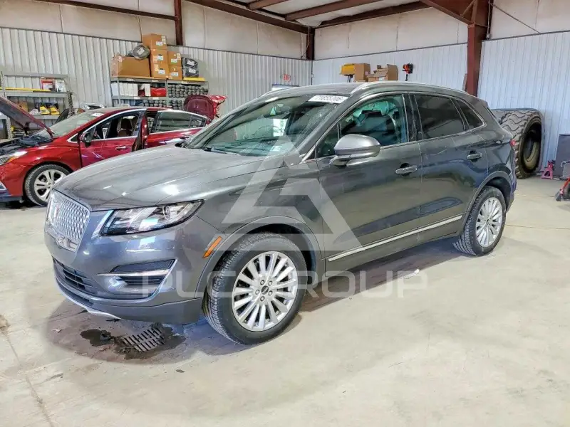 2019 Lincoln MKZ photo