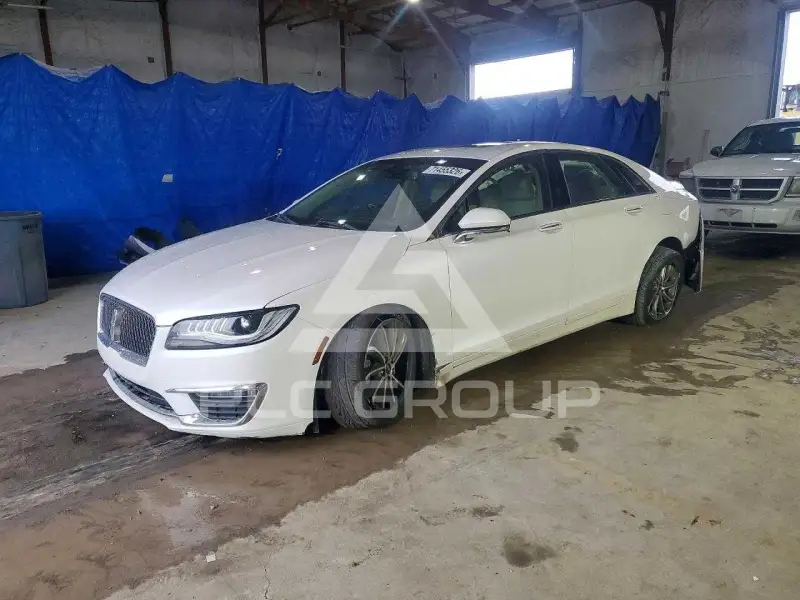 2019 Lincoln MKZ photo