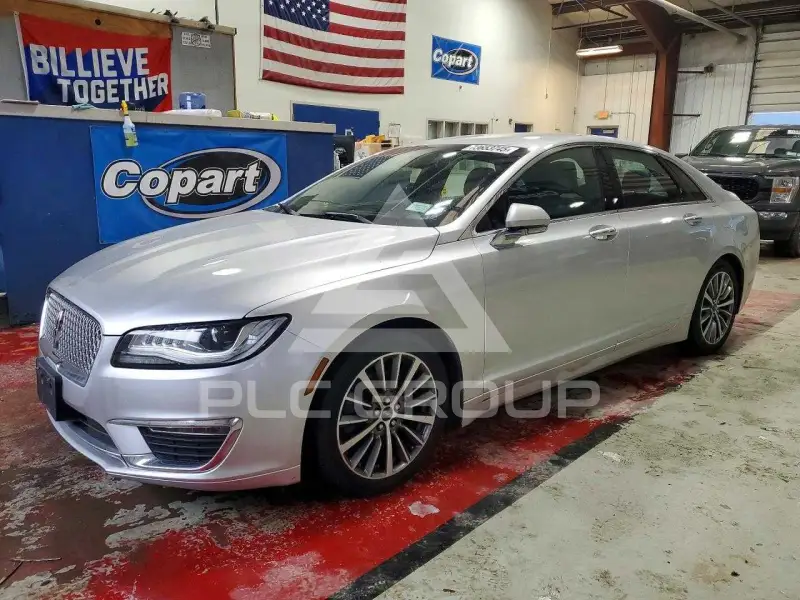 2019 Lincoln MKZ photo