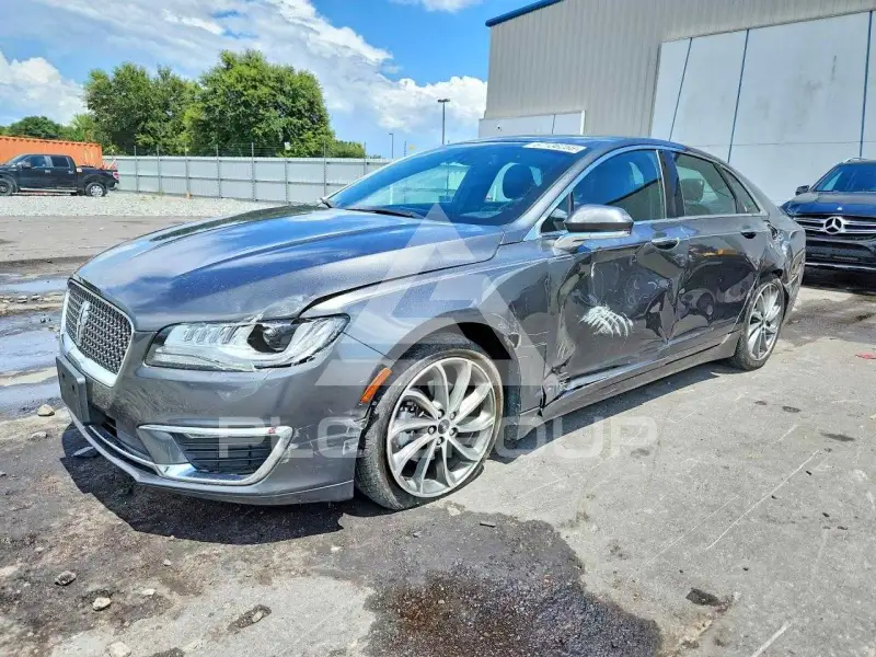 2019 Lincoln MKZ photo