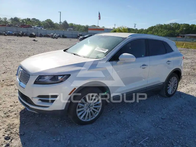 2019 Lincoln MKZ photo