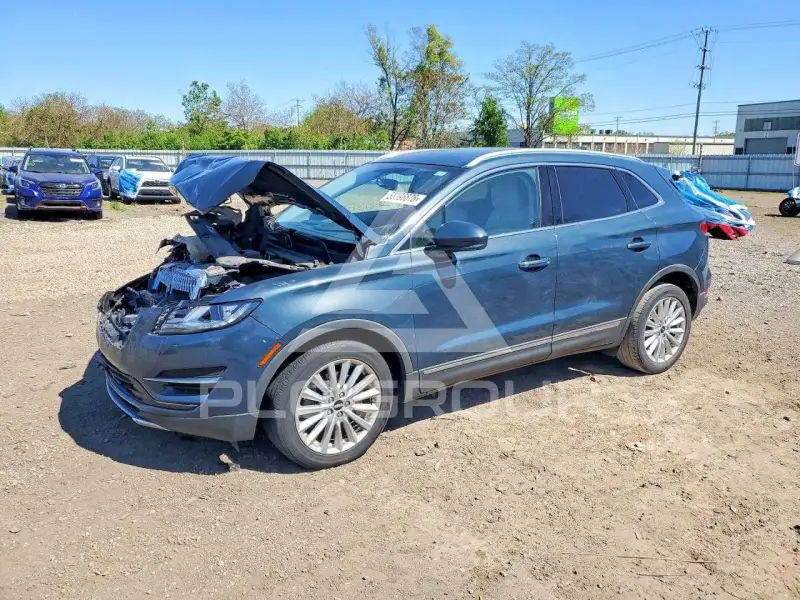 2019 Lincoln MKZ photo