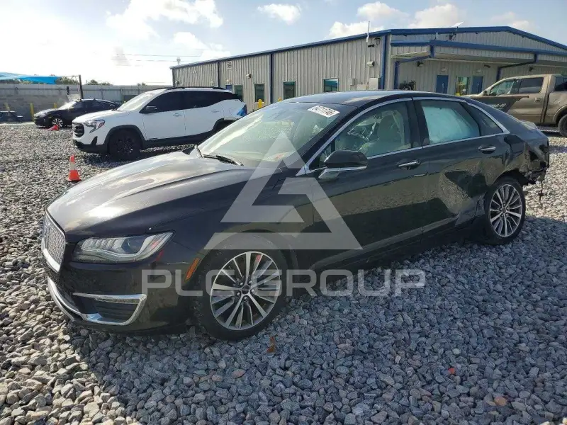 2019 Lincoln MKZ photo