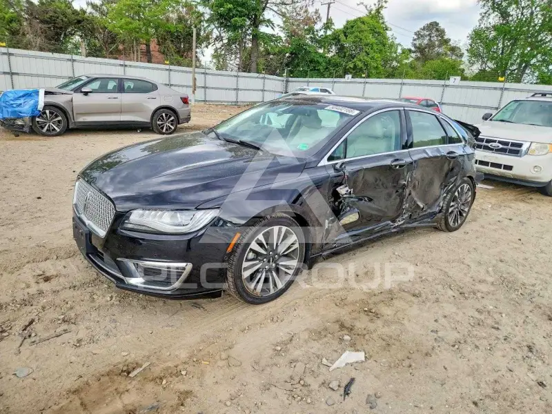 2019 Lincoln MKZ photo