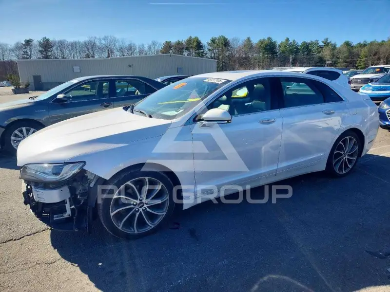 2019 Lincoln MKZ photo
