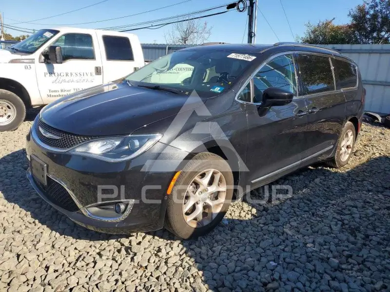 2019 Chrysler PACIFICA photo