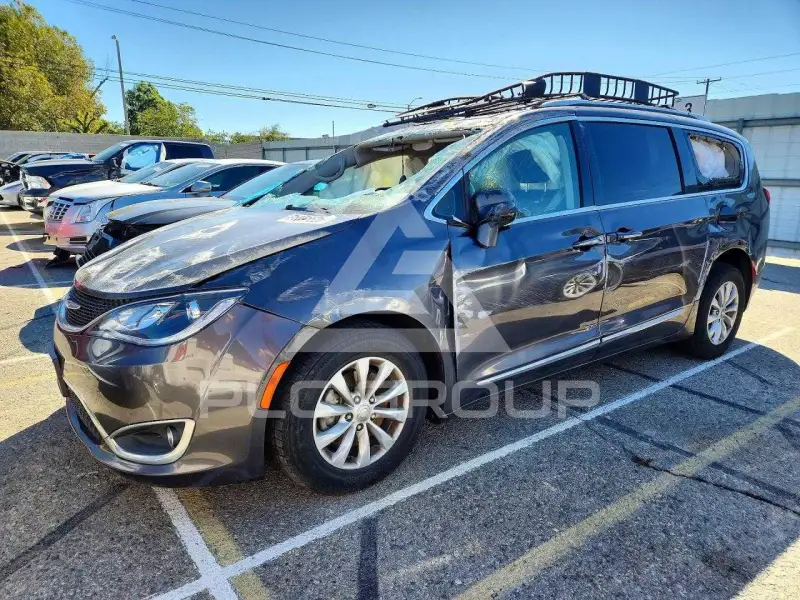 2019 Chrysler PACIFICA photo