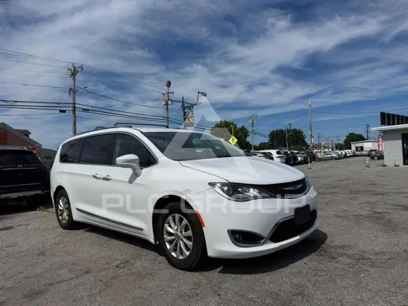 2019 Chrysler PACIFICA photo