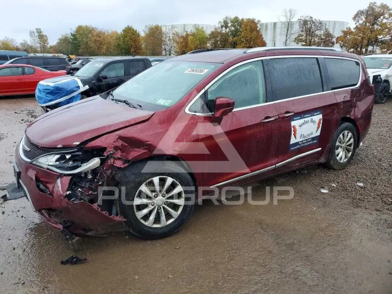 2019 Chrysler PACIFICA photo