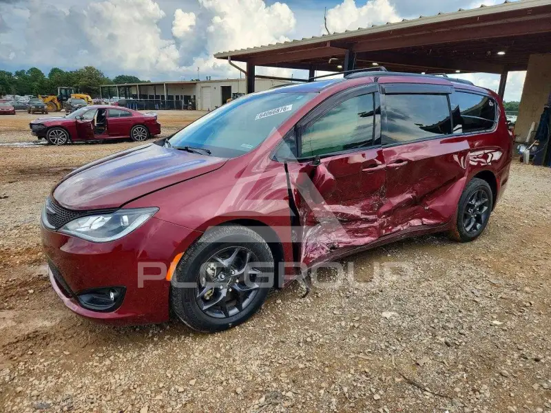 2019 Chrysler PACIFICA photo