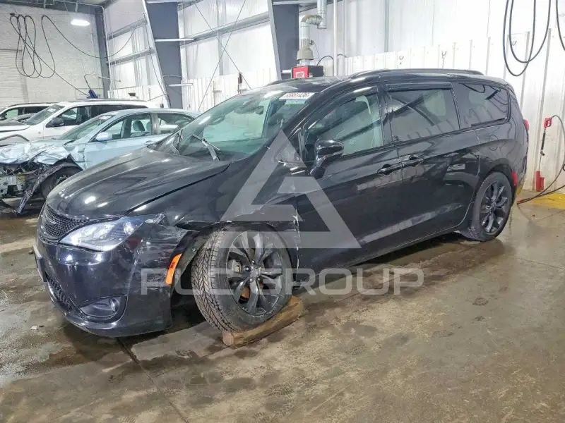 2019 Chrysler PACIFICA photo