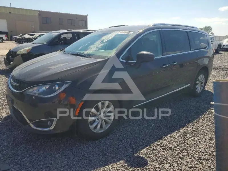 2019 Chrysler PACIFICA photo